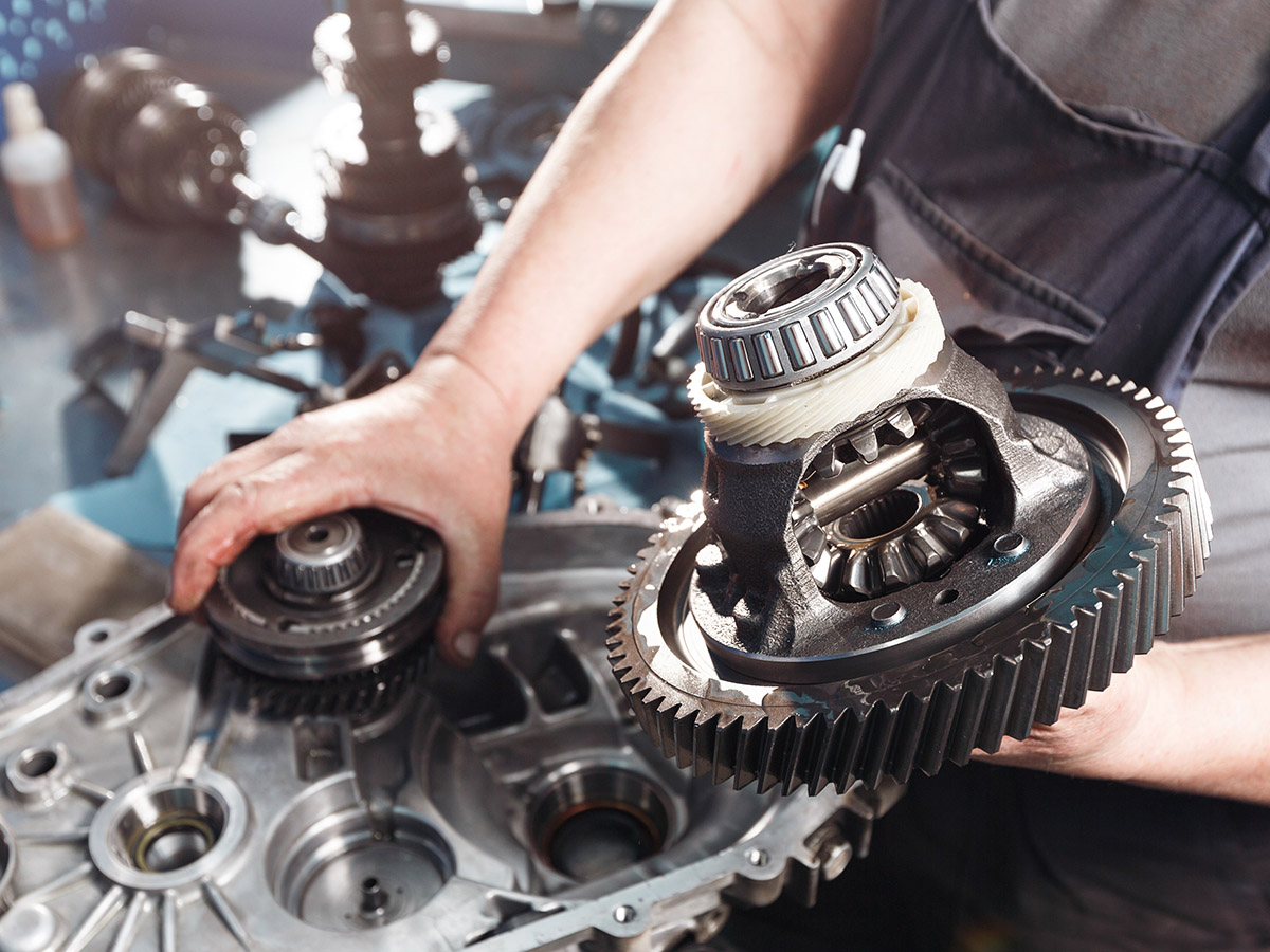 Drivetrain clutch and transfer components